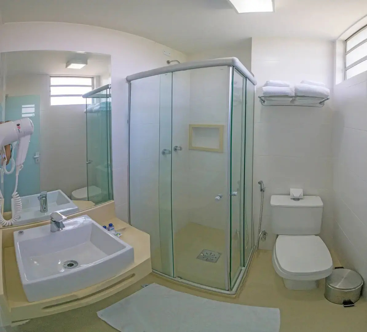 Photo - Laguna Plaza Hotel