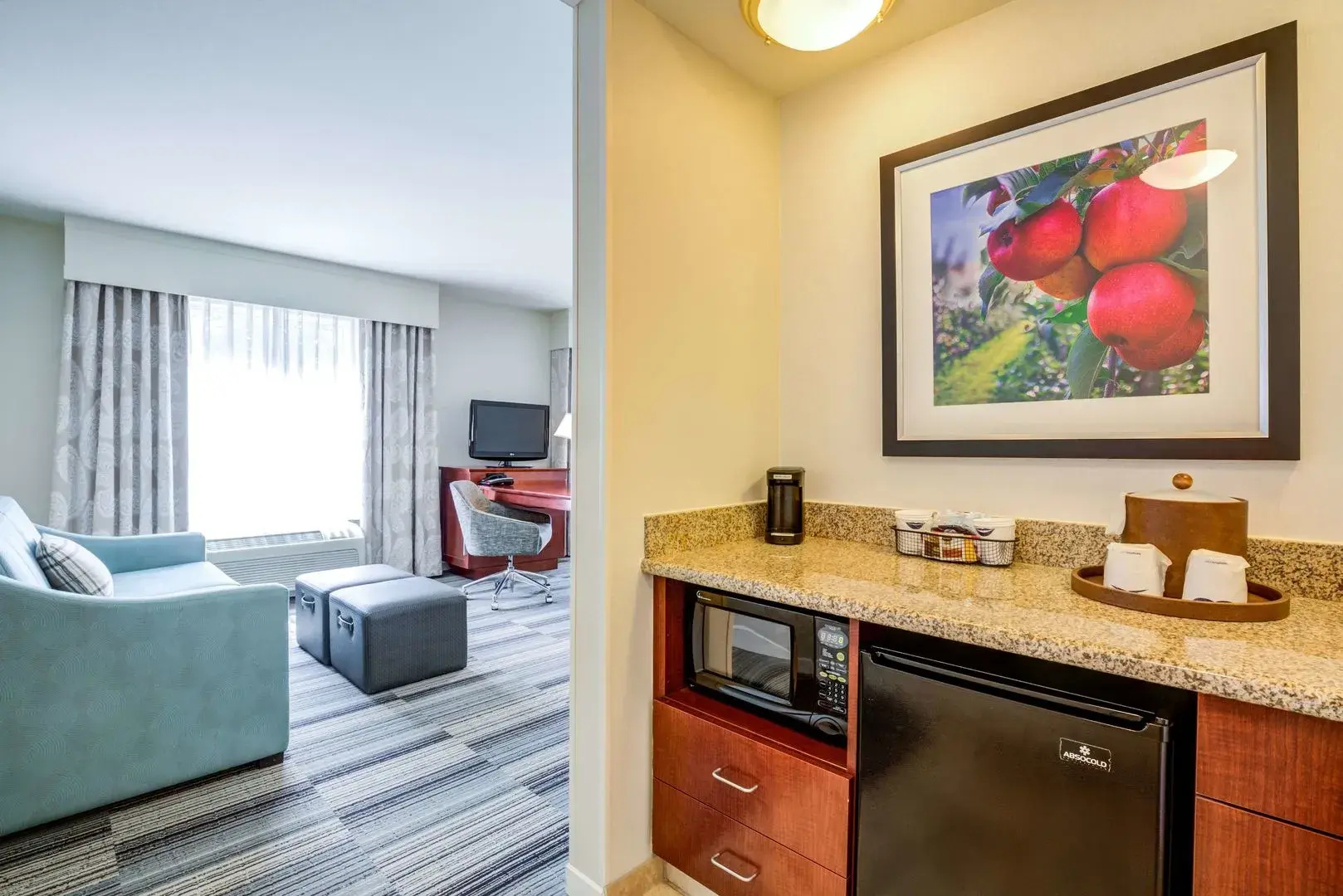 Photo - Hampton Inn & Suites Westford-Chelmsford