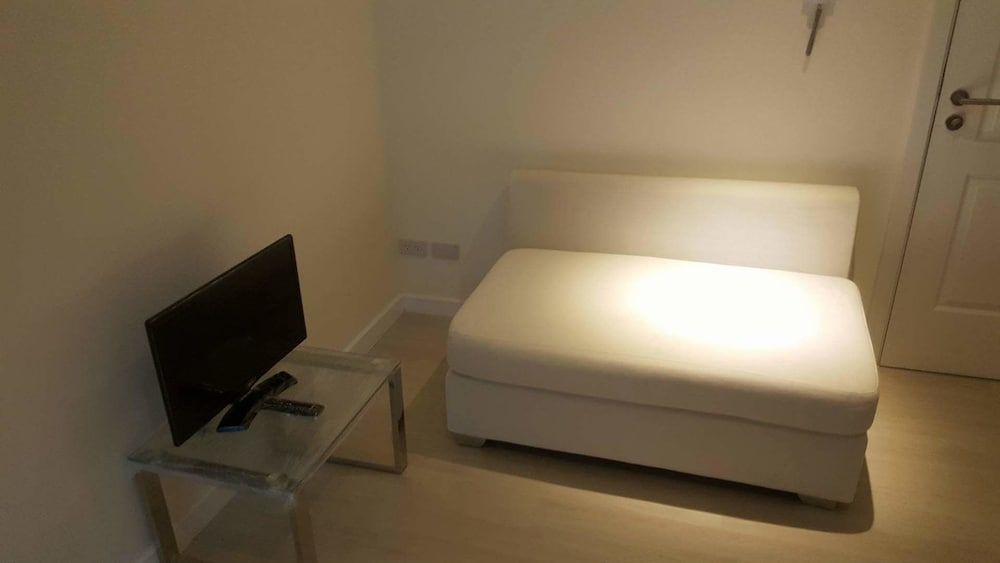 Foto - 2 BR Condo by JAD at Azure Urban Resort Residences