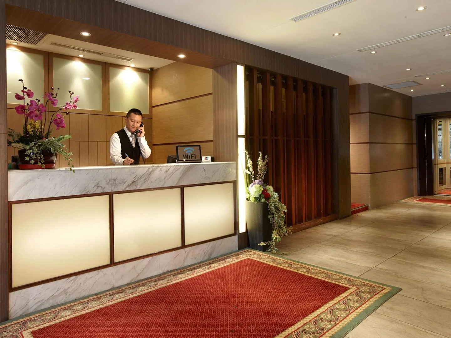 Photo - Erin Hotel