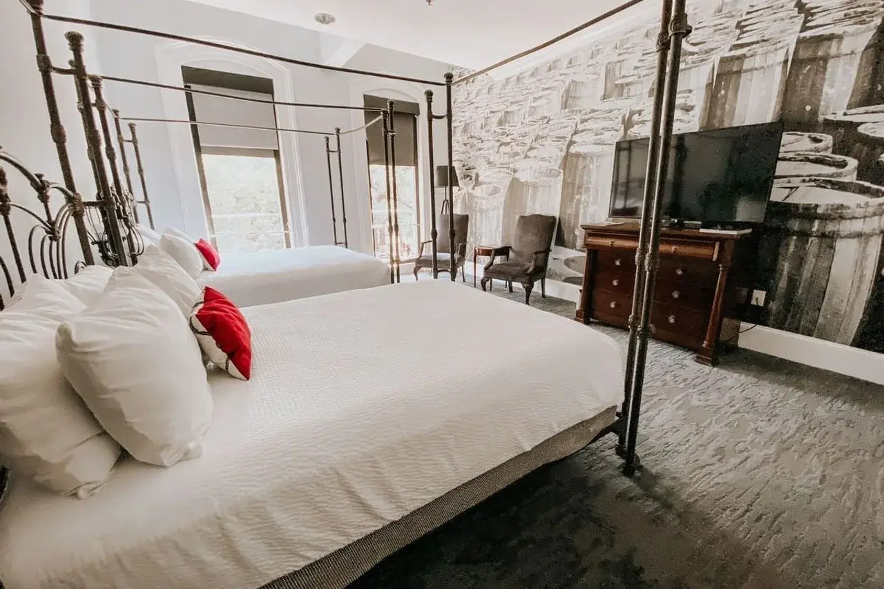 Photo - River Street Inn