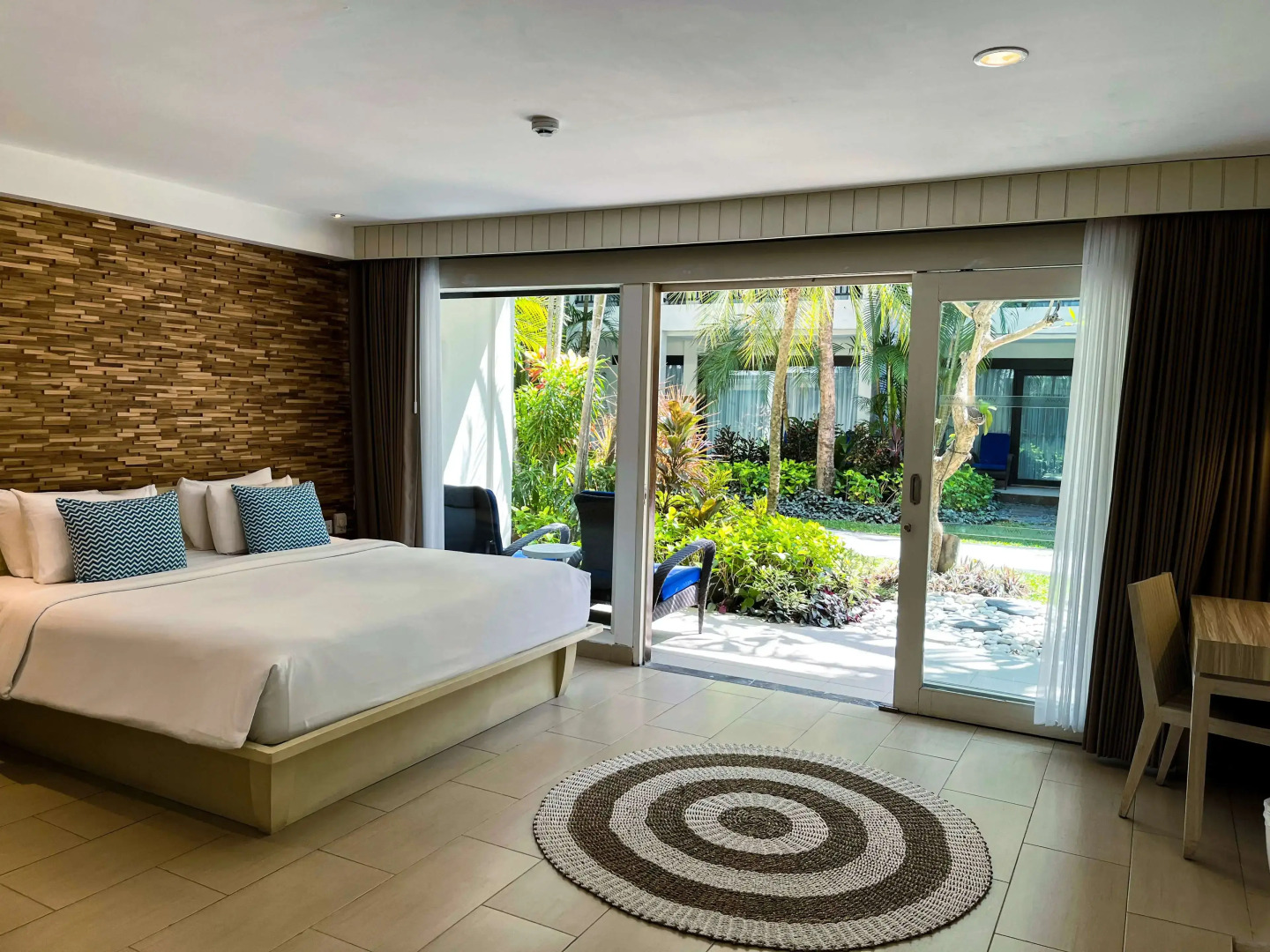 Foto - Away Bali Legian Camakila