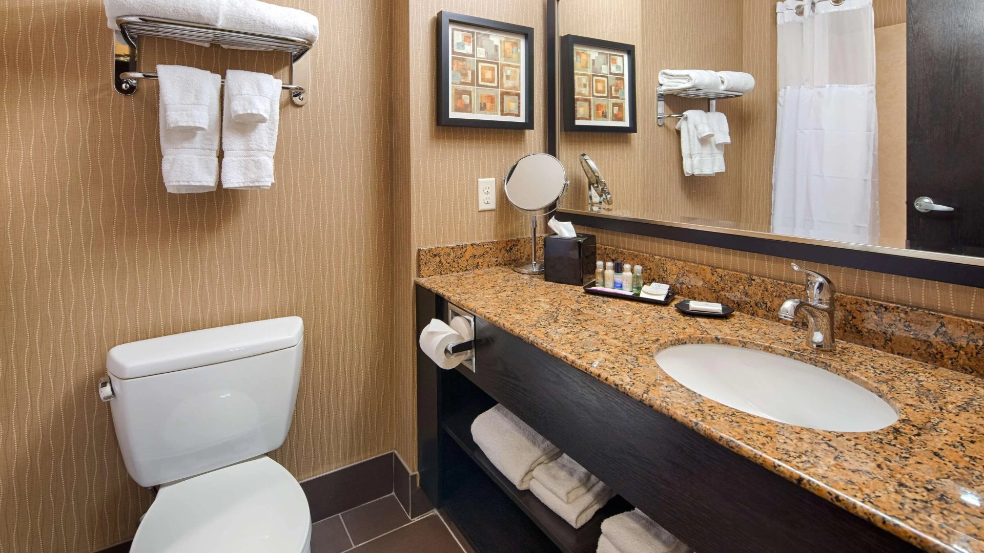 Photo - Best Western Premier Freeport Inn Calgary Airport