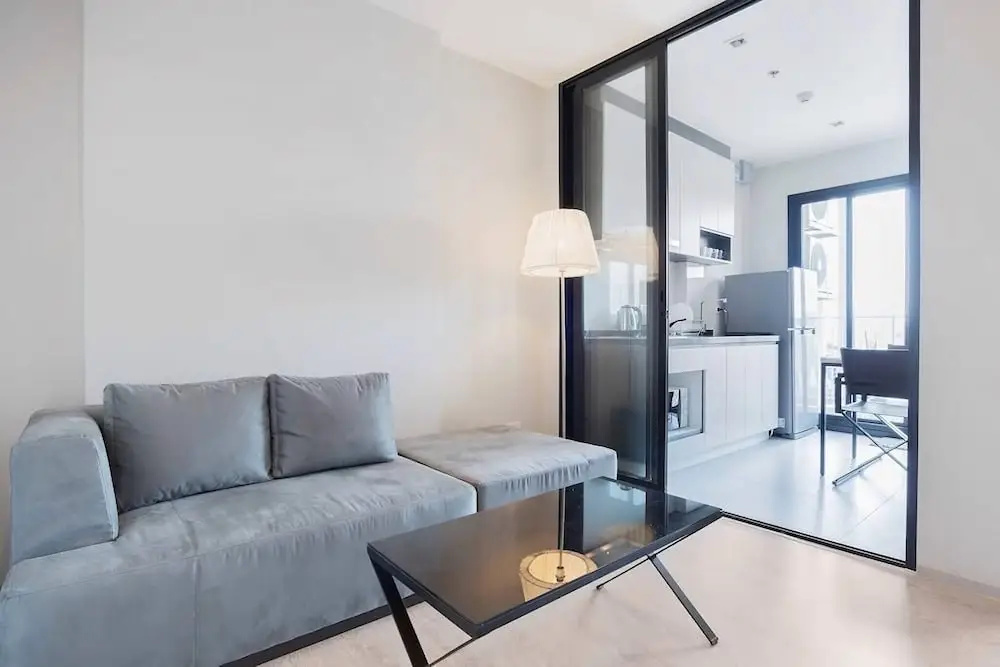 Fully Furnished Excellent Location - Next to Beach