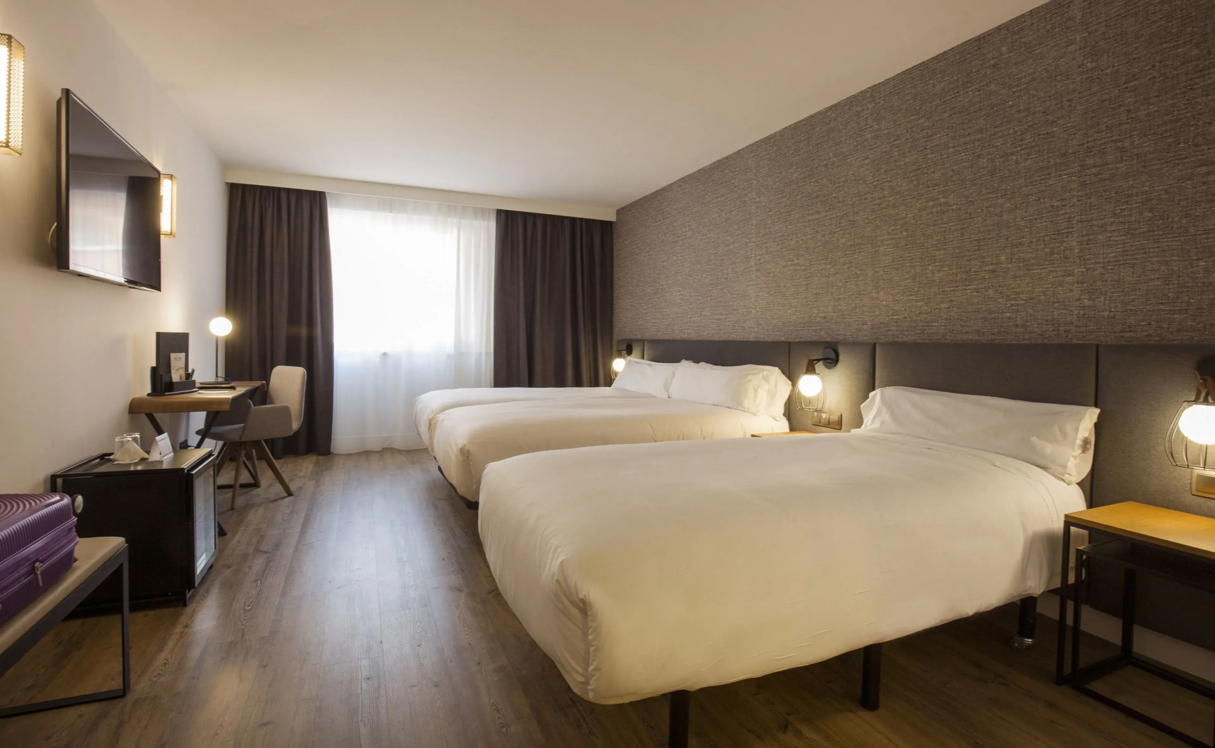 Photo - Yomo Centric