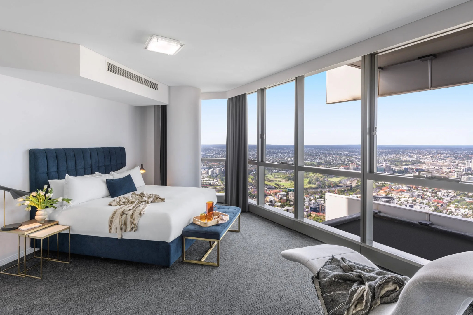 Photo - Meriton Suites Herschel Street, Brisbane
