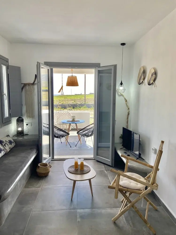 Photo - Aeron Suites