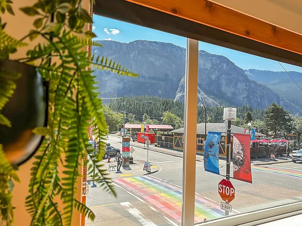 Photo - Hotel Squamish