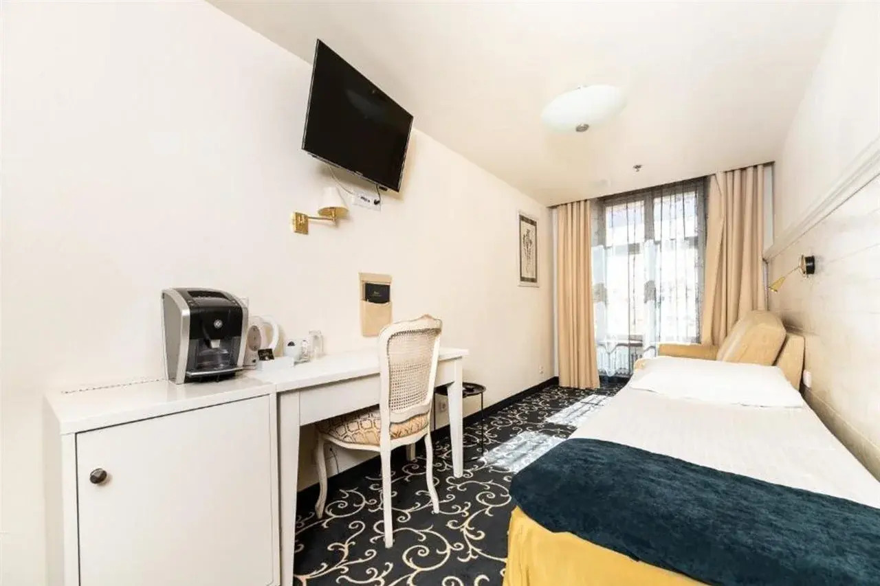 Photo - Meriton Old Town Garden Hotel
