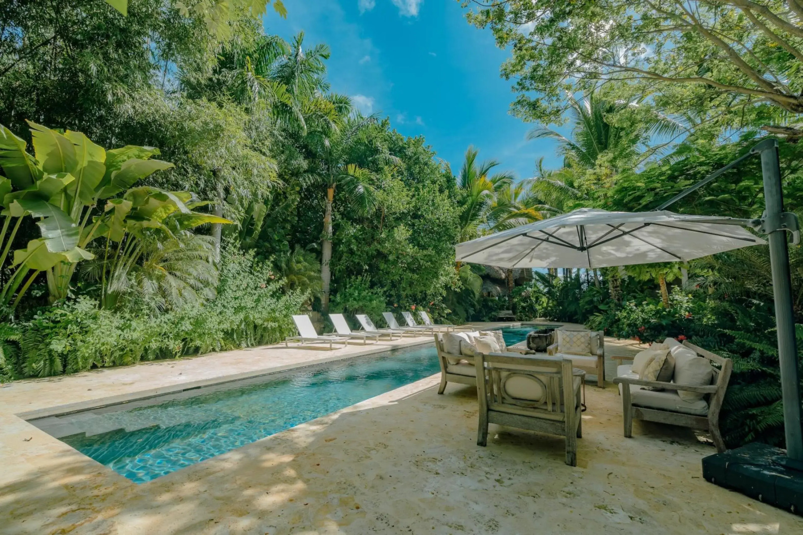 Foto - One-of-a-kind villa with open spaces and amazing views in luxury beach resort