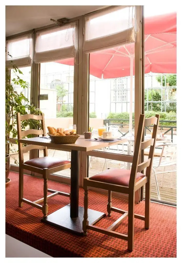 Foto - Kyriad Villefranche Sur Saone Porte du Beaujolais -Rénové-