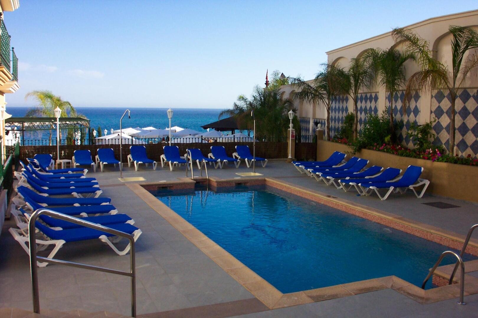 Photo - Toboso Apar - Turis