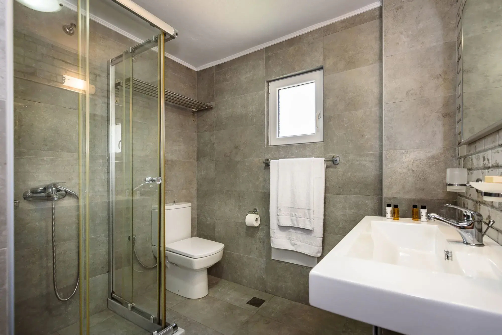 Photo - Corinna Mare