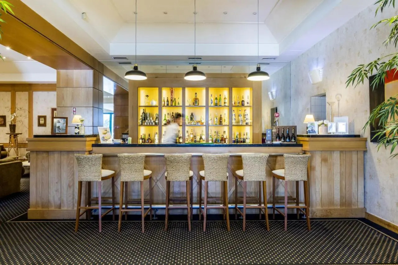 Photo - Riviera Hotel