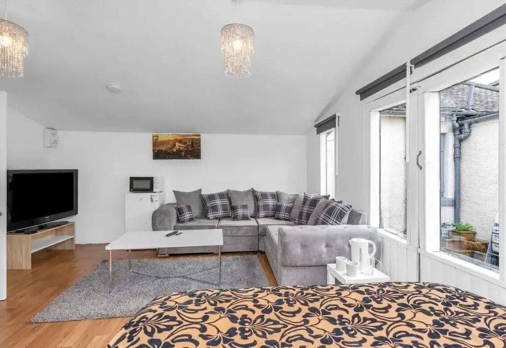 Photo - Edinburgh Guest Room