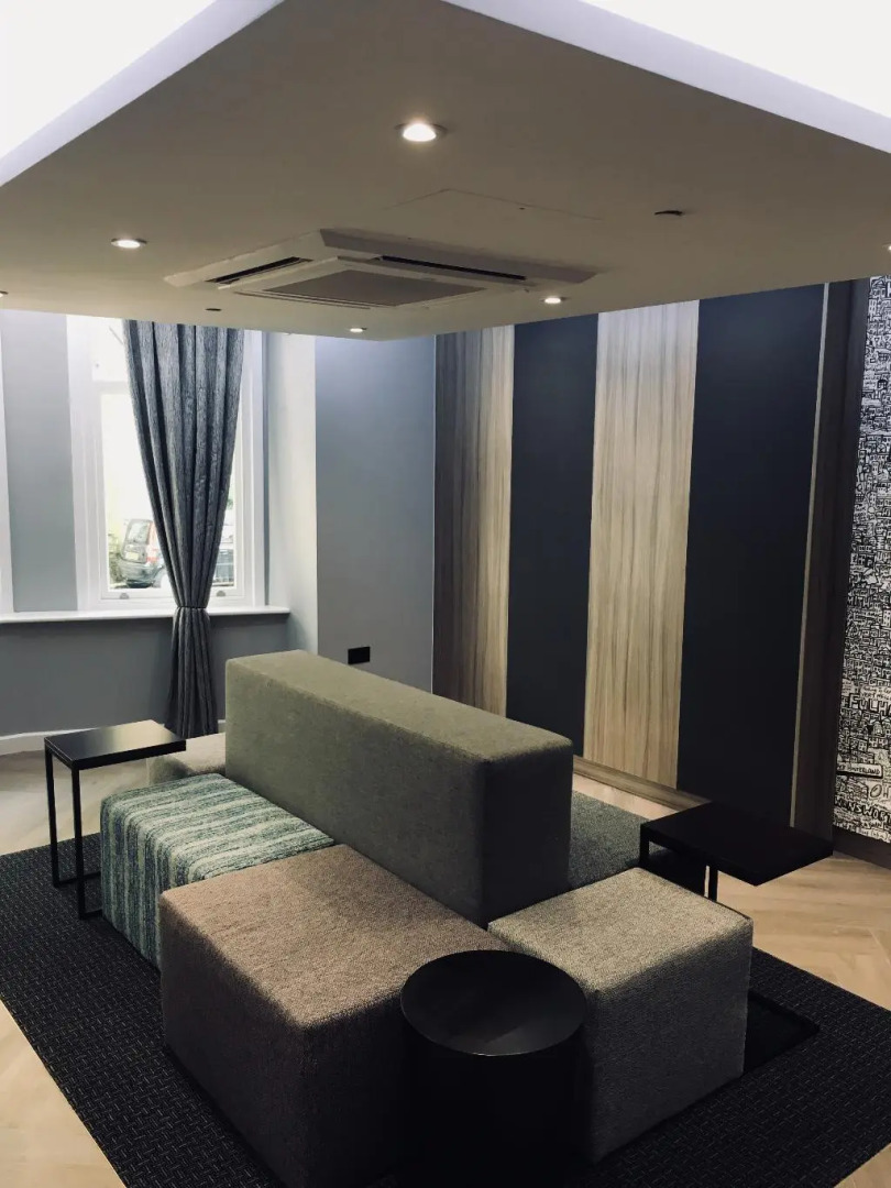 Photo - Oliver Plaza Hotel