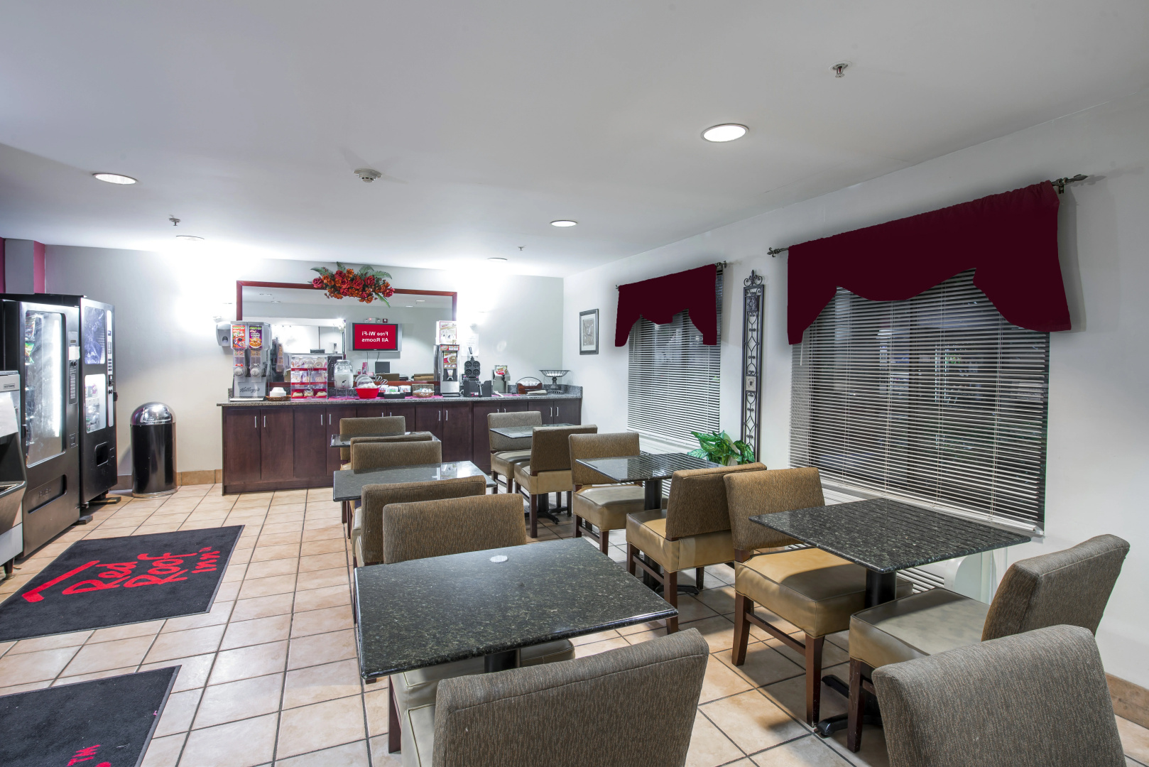 Photo - Red Roof Inn & Suites Savannah Airport