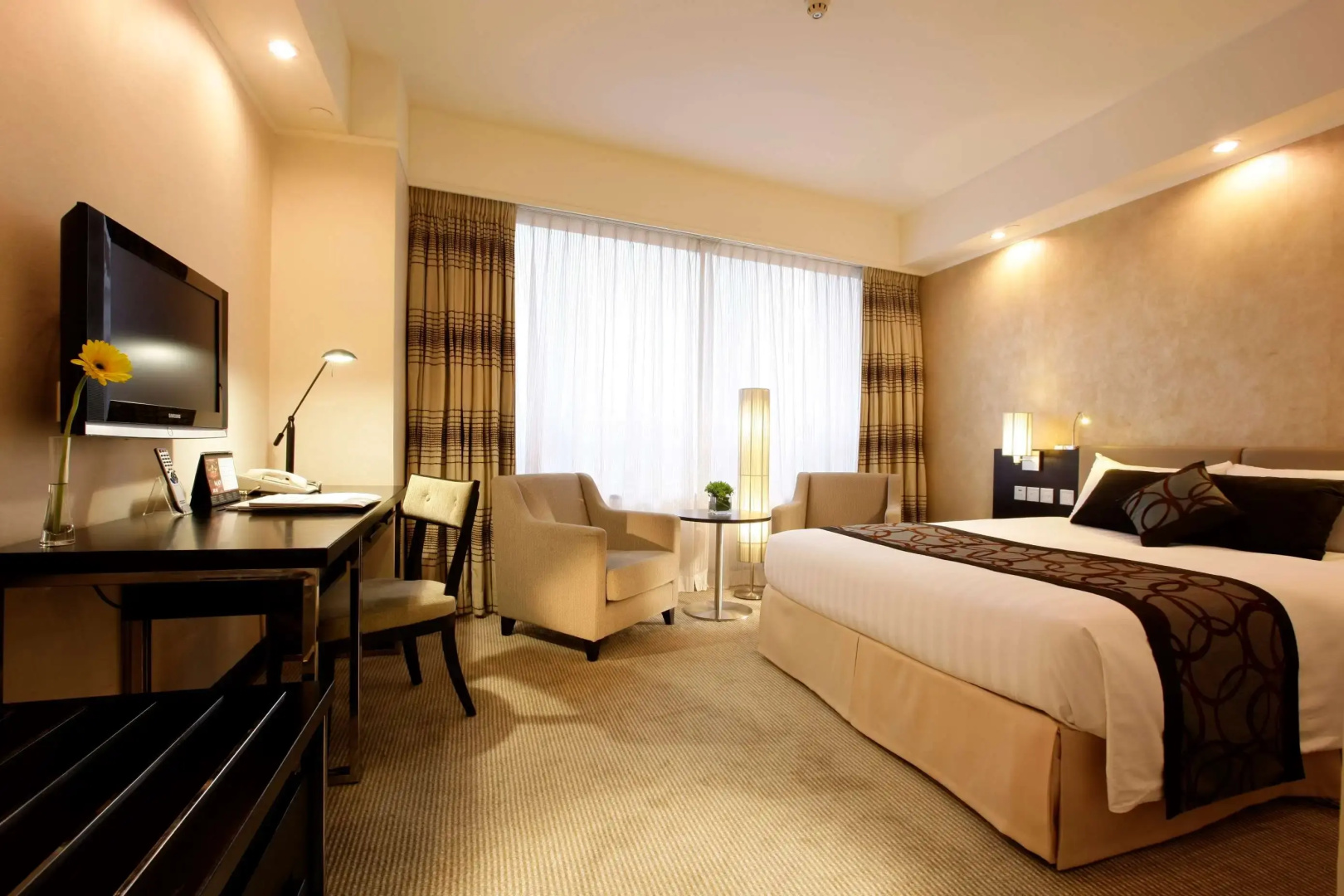 Photo - Gloucester Luk Kwok Hong Kong