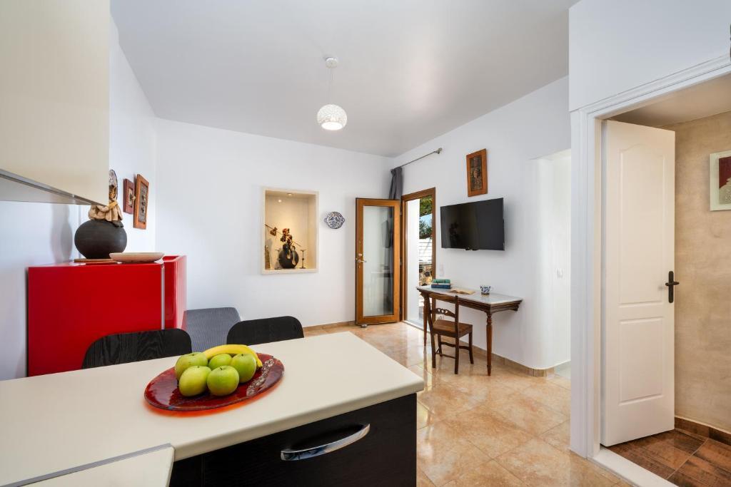 Photo - Moschatos Beach House