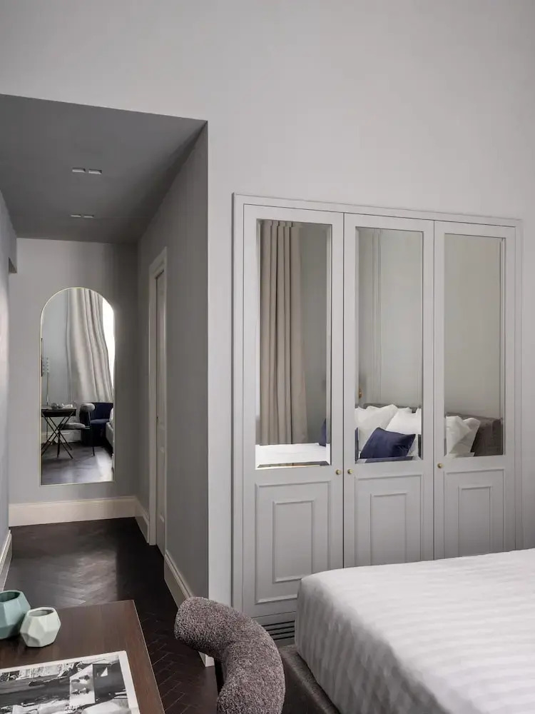 Foto - Golden House Vatican - Rienzo