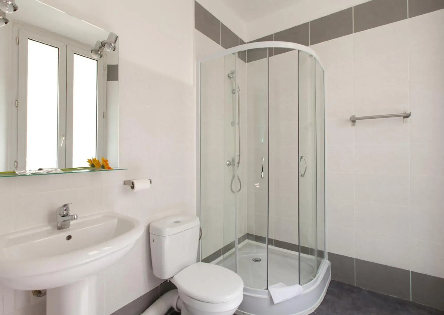 Foto - Hôtel de France, un hôtel AMMI