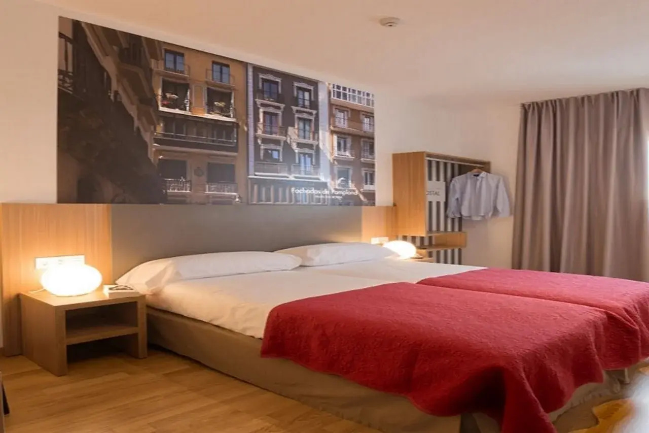 Photo - IRAIPE Pamplona Hostal Auto Check-in