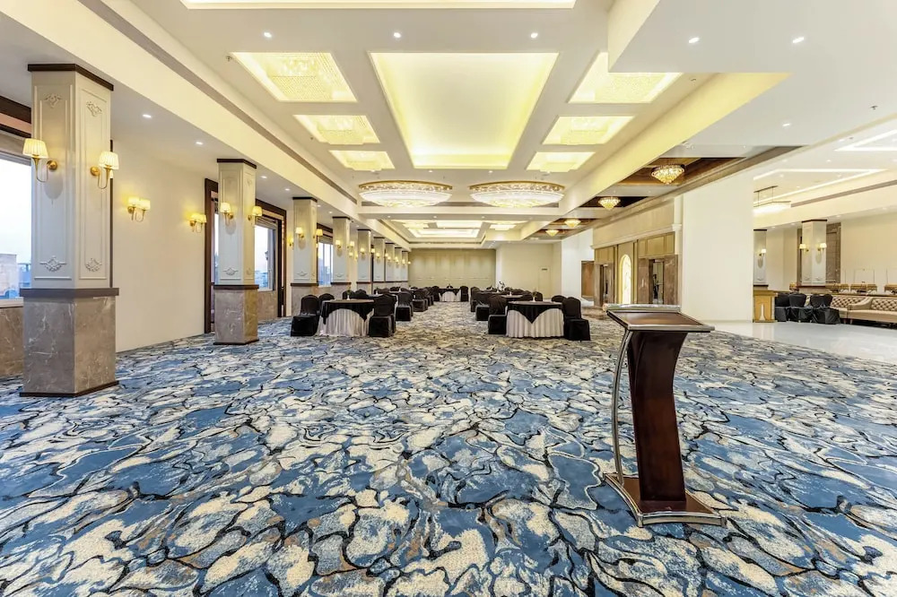 Photo - Treebo Premium Nagpur Automotive Square