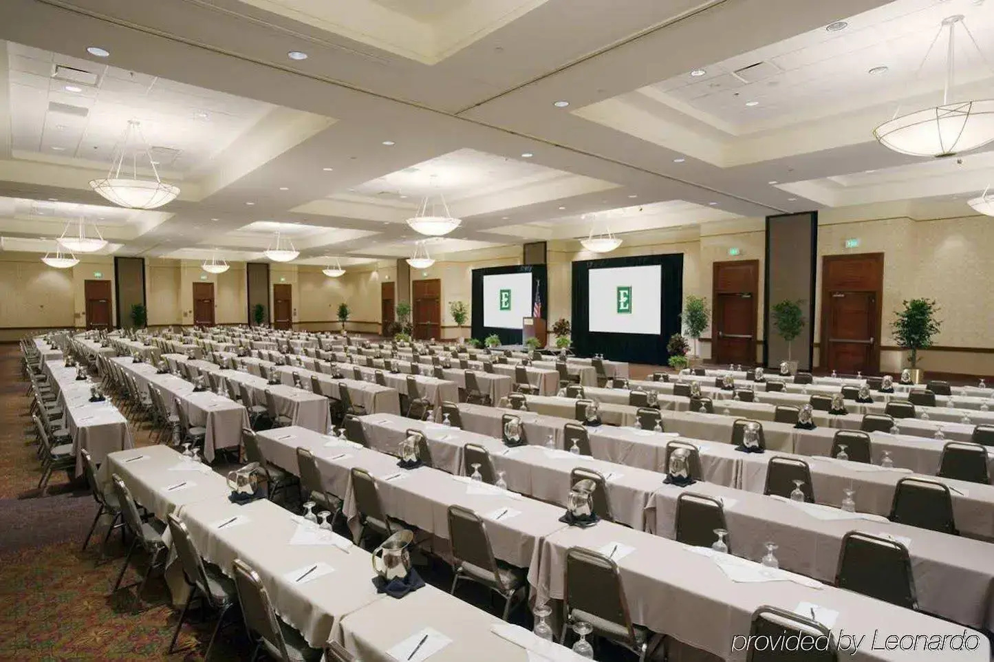 Photo - Embassy Suites by Hilton Tampa USF Near Busch Gardens