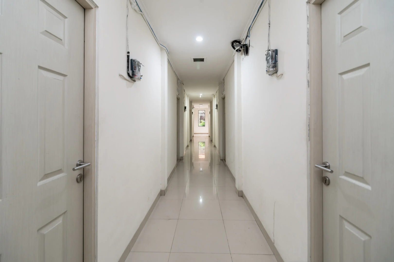 Foto - Urbanview Hotel Minongga Pondok Labu by RedDoorz