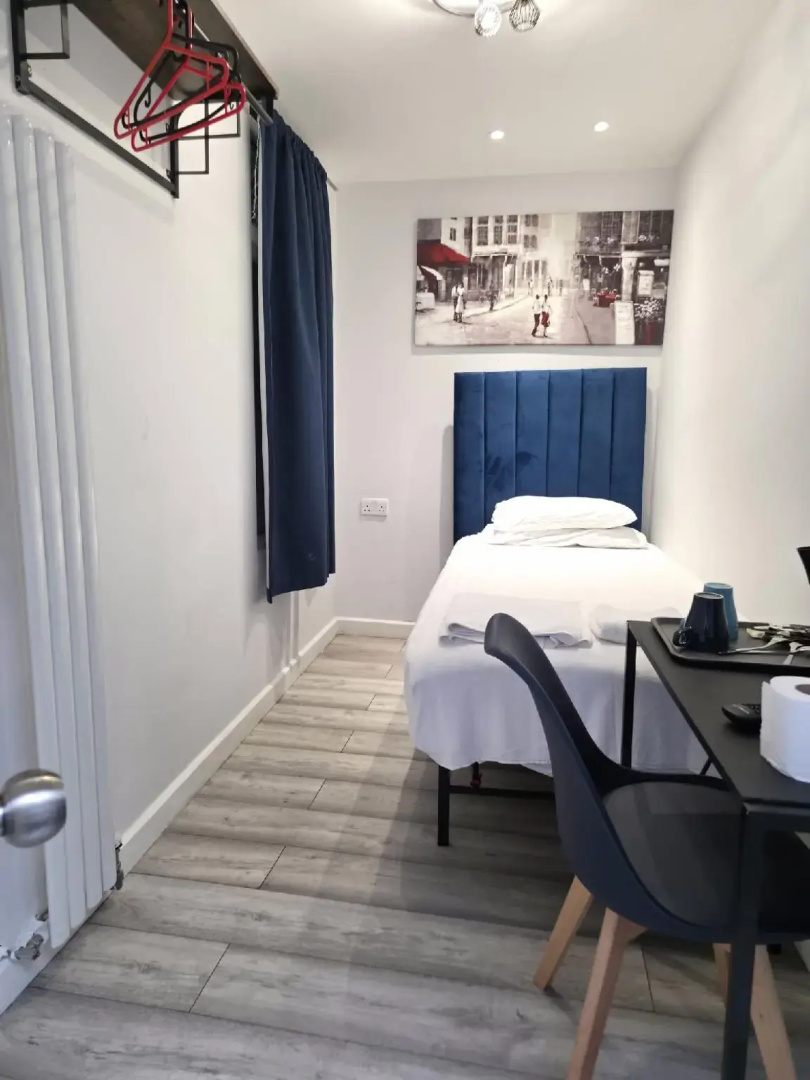 Photo - Golders Park Hotel