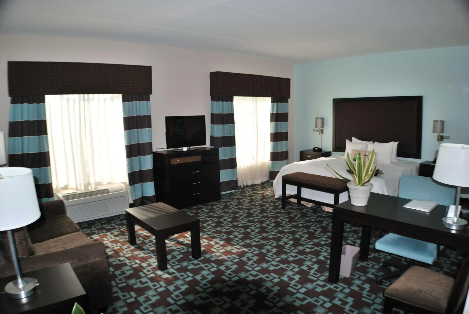 Photo - Hampton Inn & Suites Nashville @ Opryland