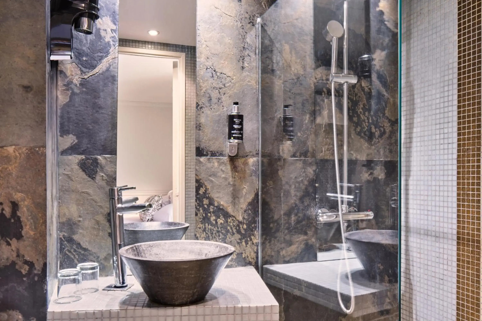 Photo - Posy Hotel by Happyculture