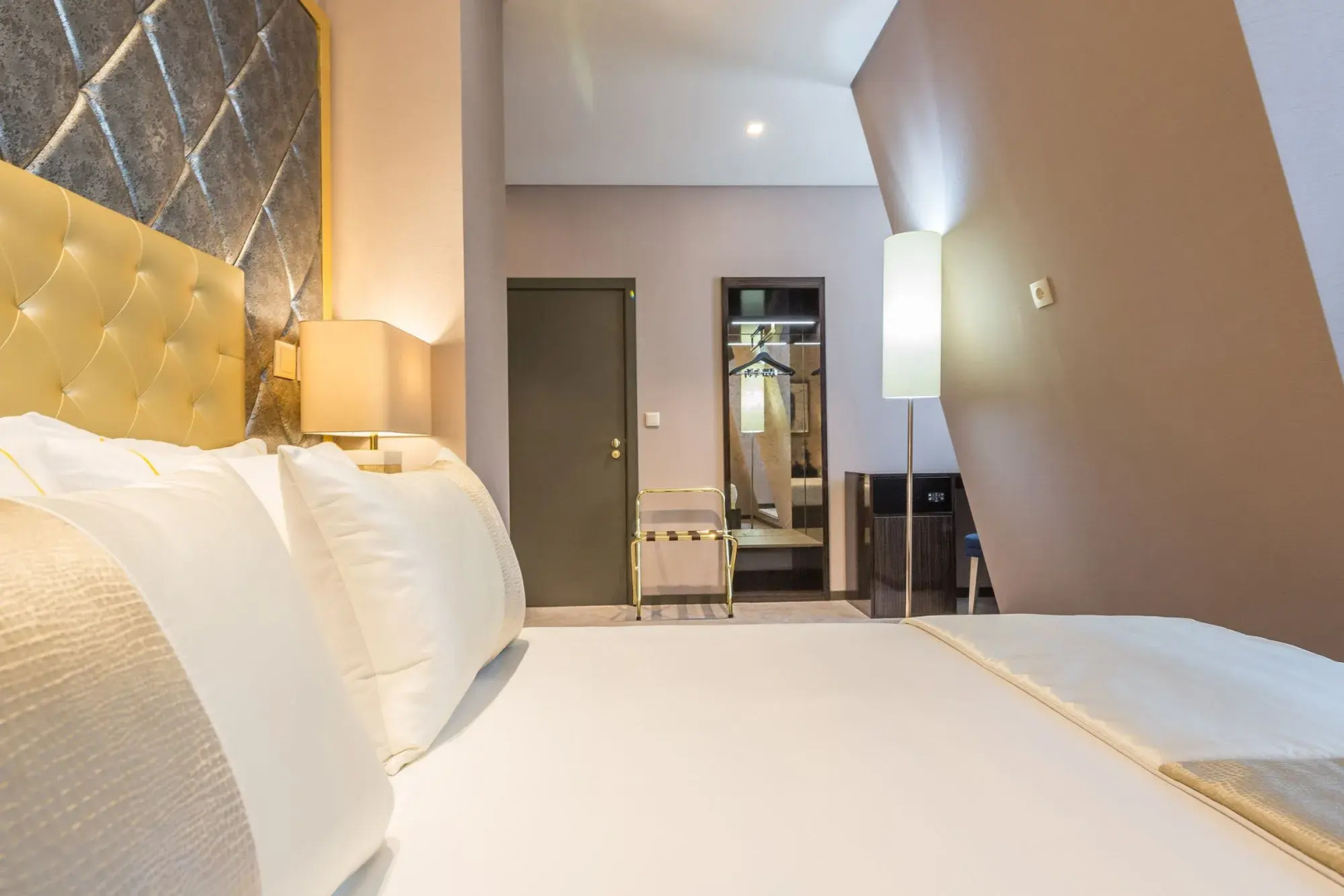 Photo - MeraPrime Gold Design Hotel
