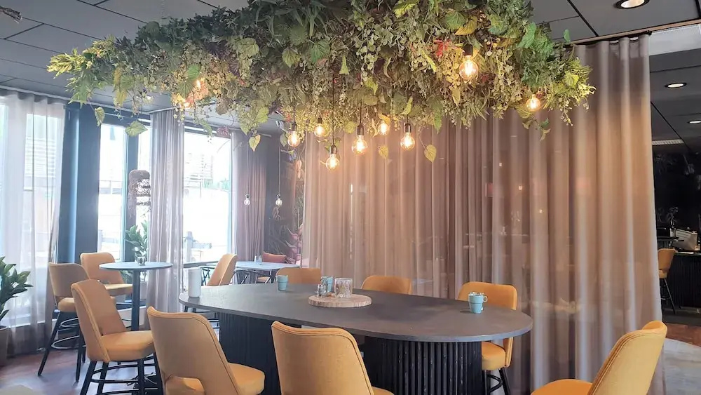 Foto - Treetop Spa Hangout & Hotel