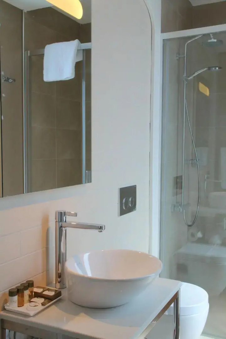 Photo - Upsuites Hotel