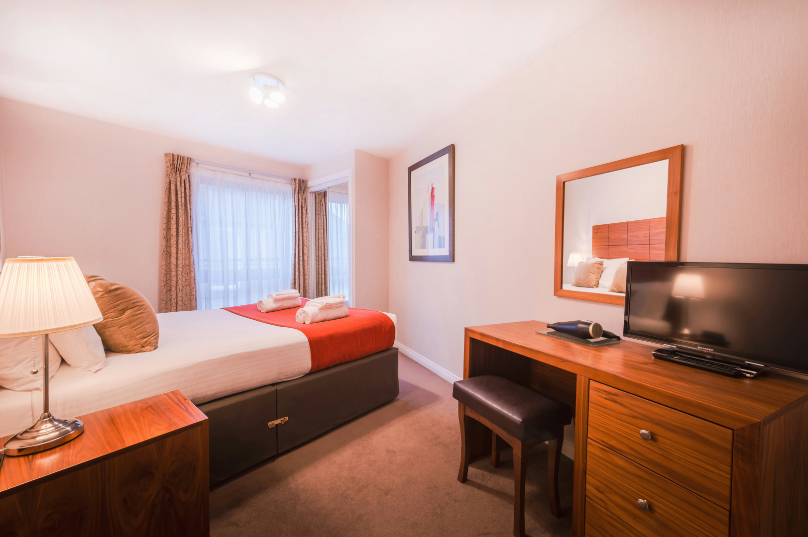 Foto - The Knight Residence Apartments by Mansley