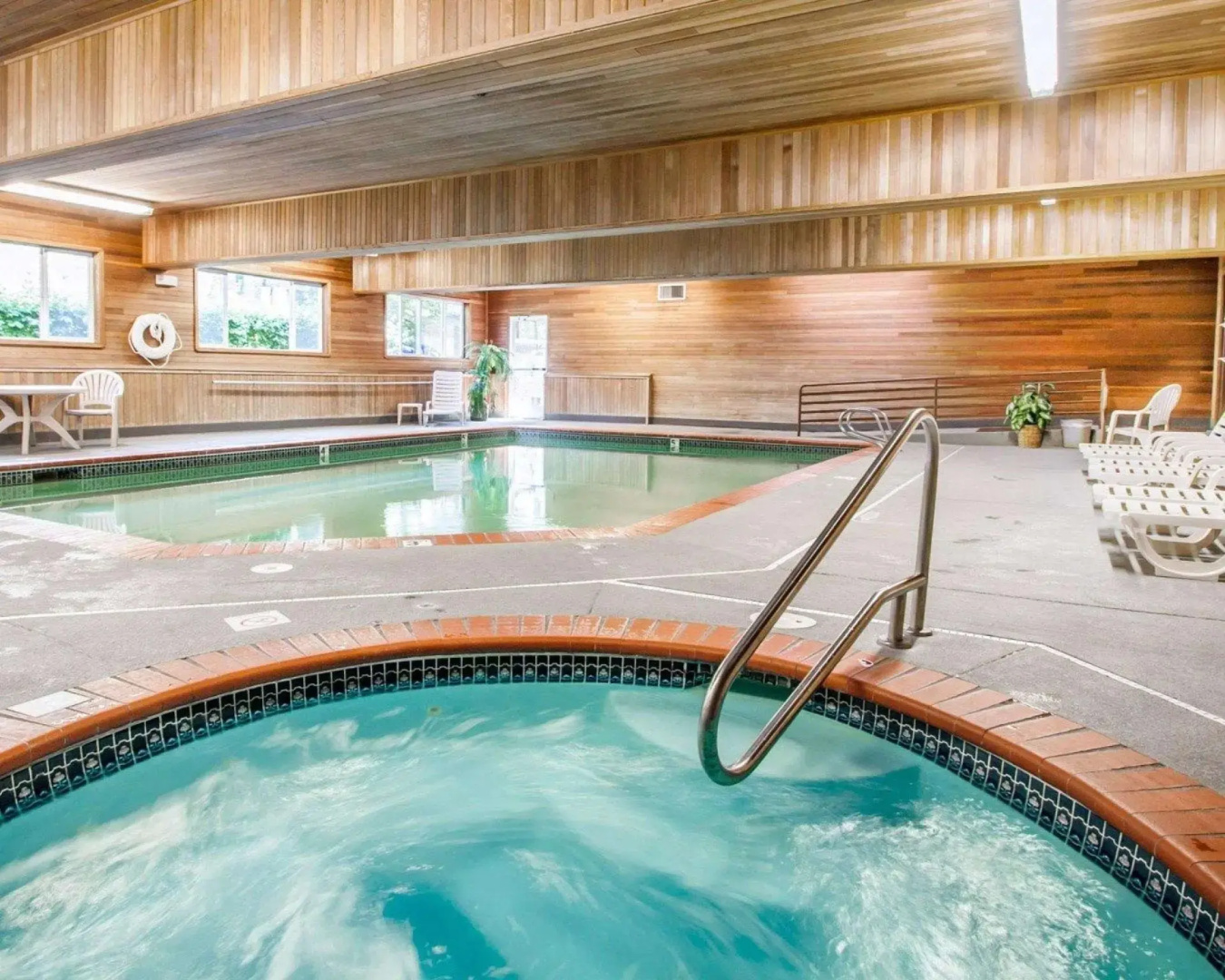 Photo - Comfort Suites Portland Airport