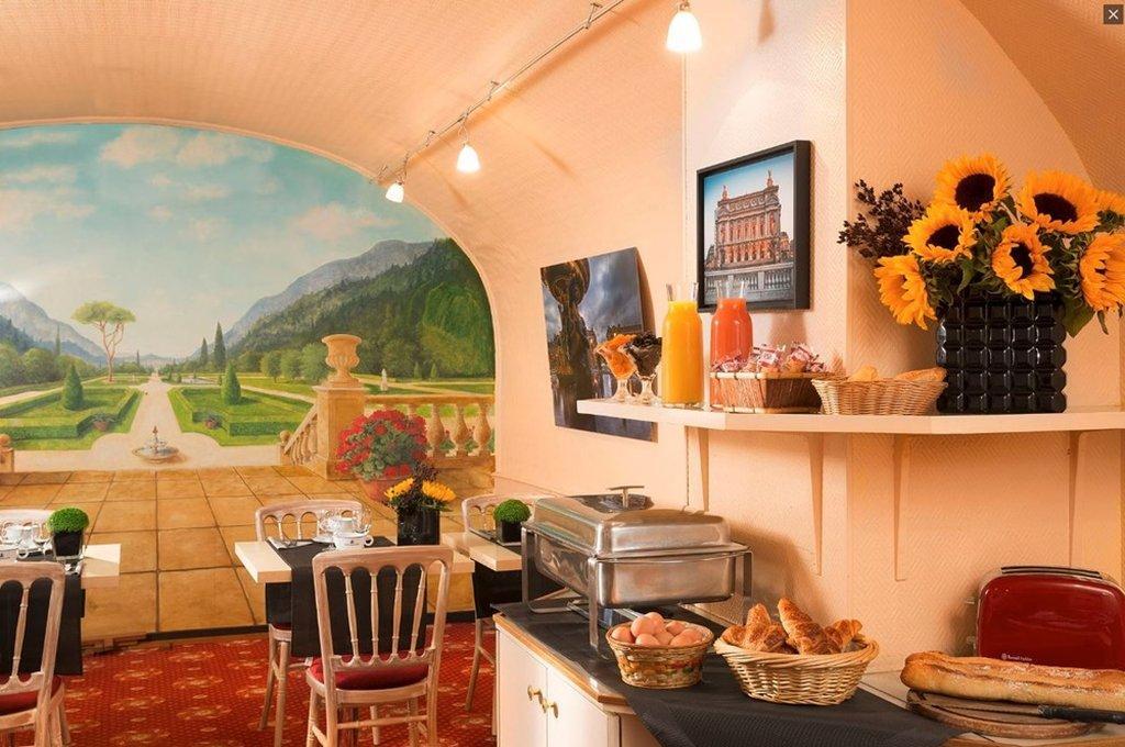 Photo - Queen Mary Opera