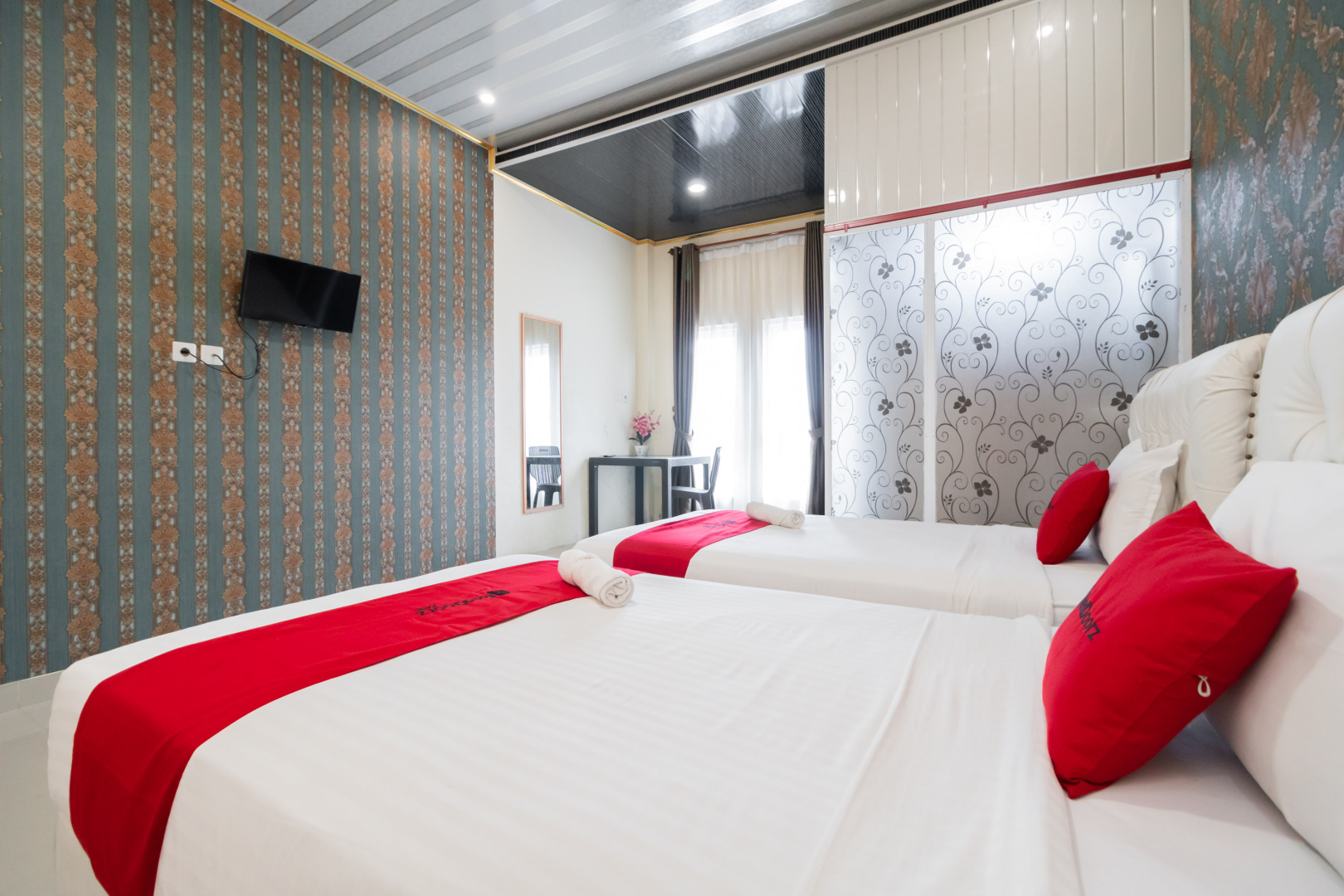 RedDoorz Syariah near Minangkabau International Airport