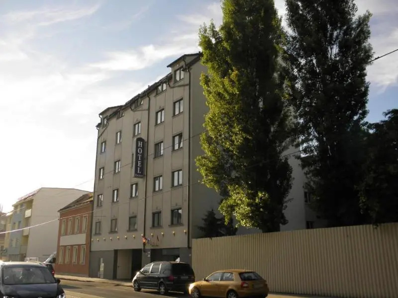 Foto - Hotel Donaustadt Kagran - at Metro U1