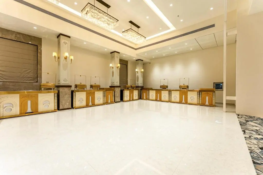 Foto - Treebo Premium Nagpur Automotive Square