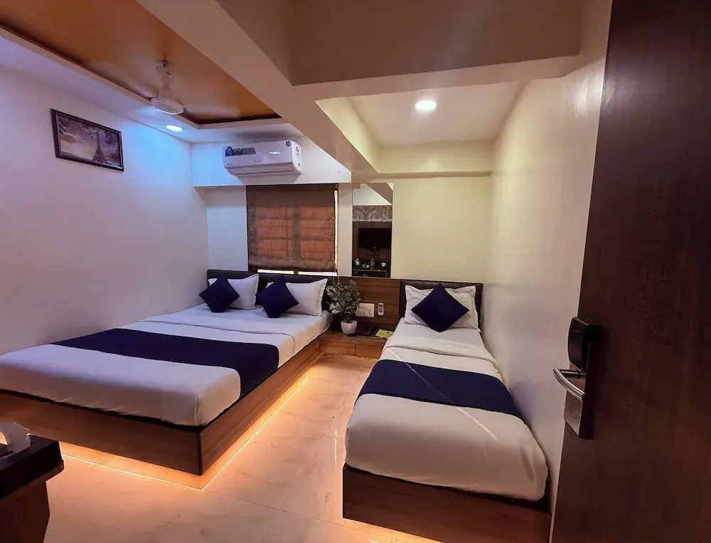 Photo - Hotel Ashyana - Near To Grant Road Station Mumbai