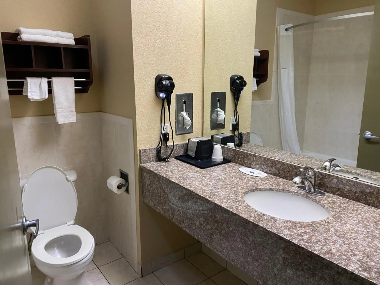 Photo - Red Lion Inn & Suites IAH Airport East