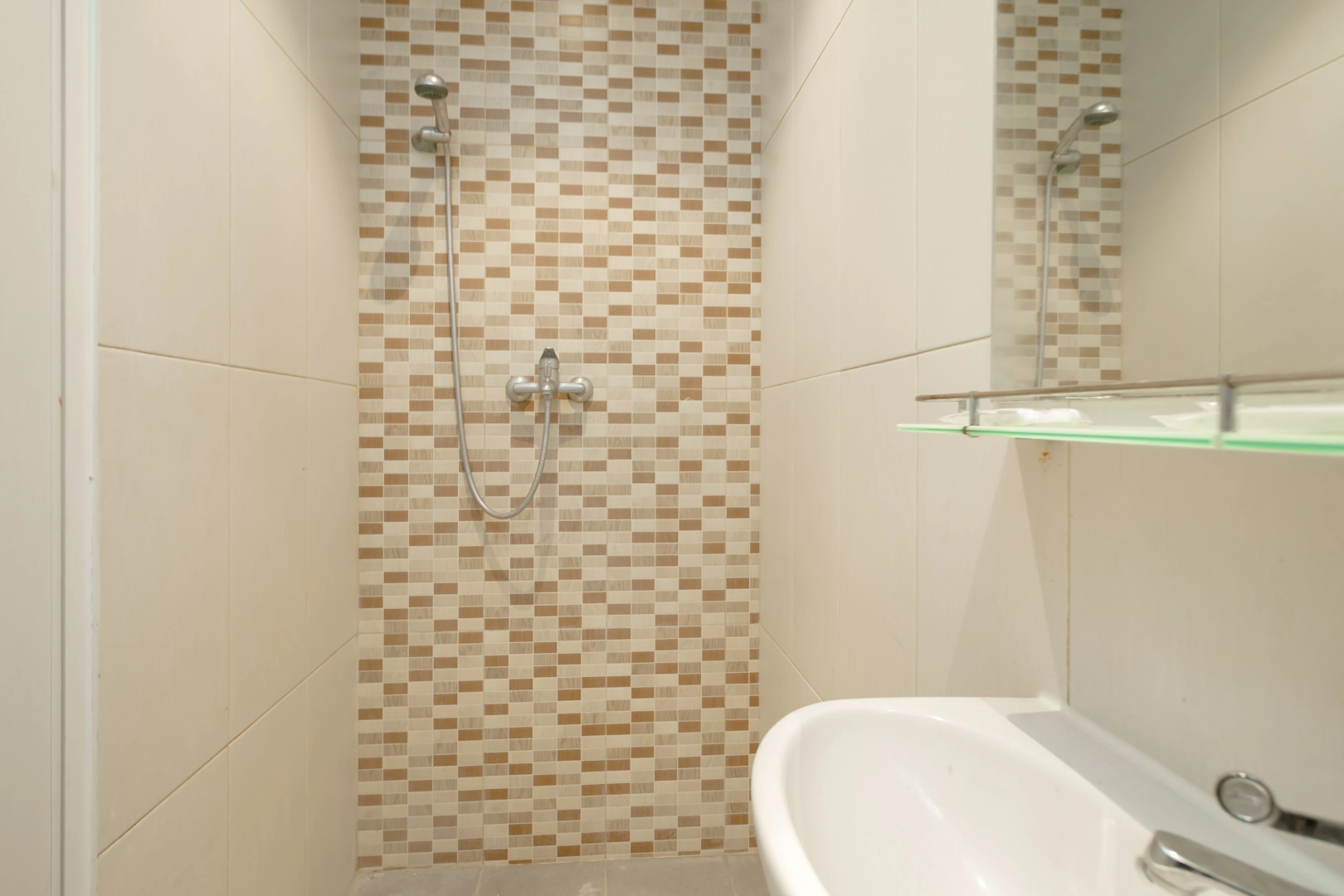 Photo - Green Apple Residence near Sarinah Mitra RedDoorz