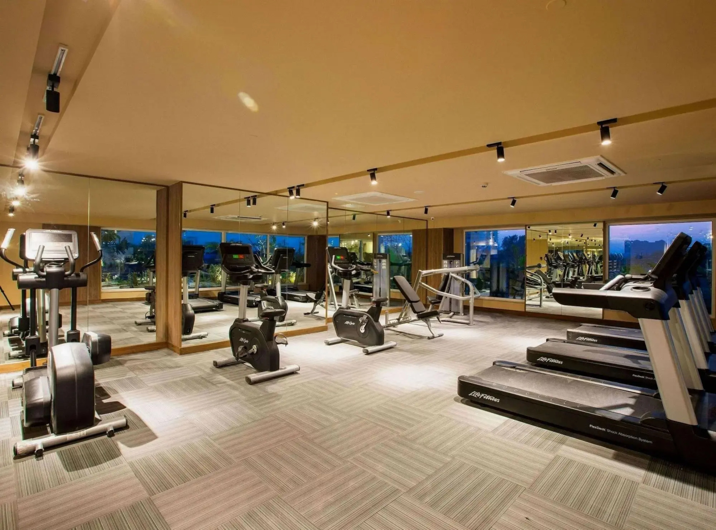 Photo - Lemon Tree Premier City Center Pune