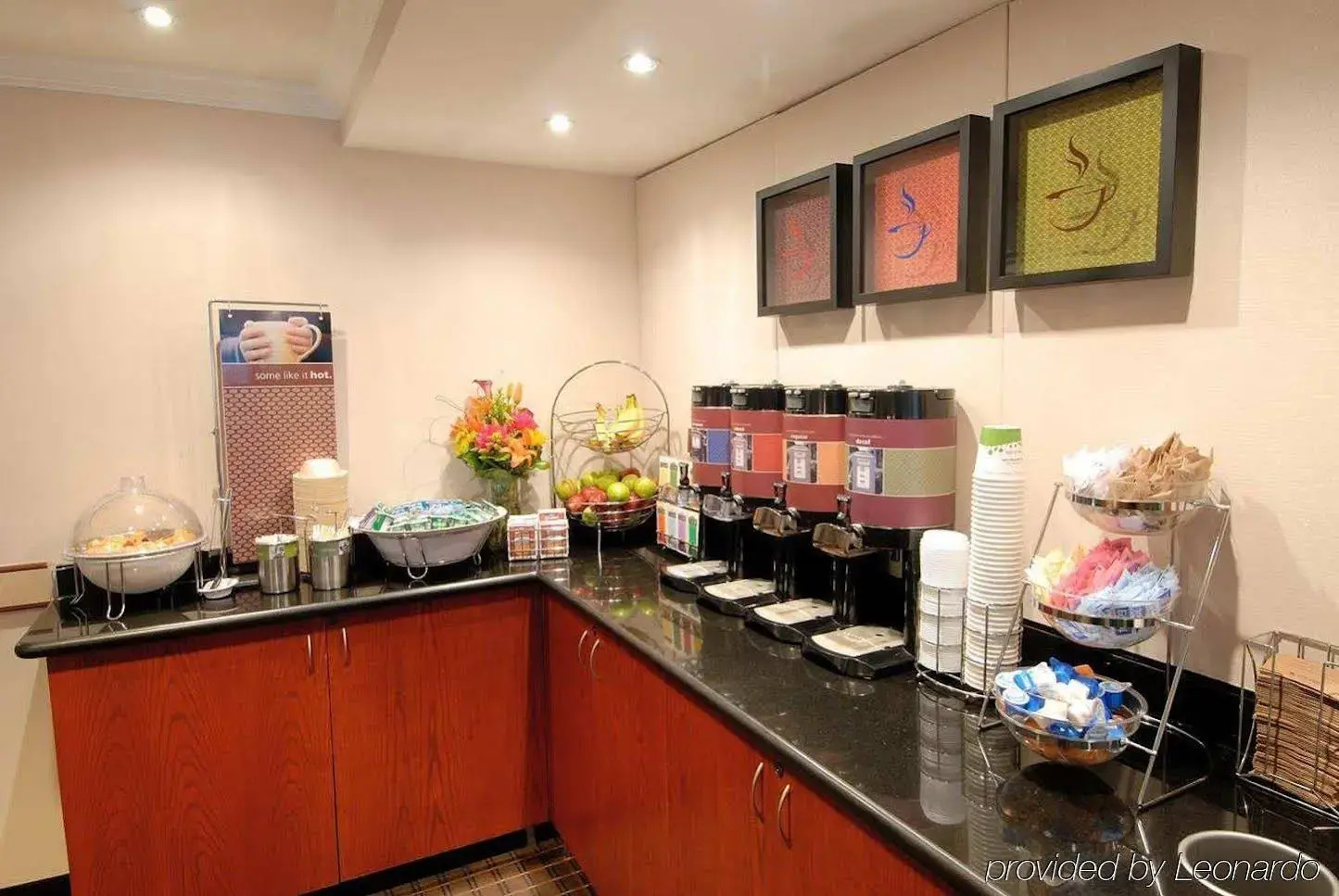 Photo - Hampton Inn and Suites by Hilton, Downtown Vancouver