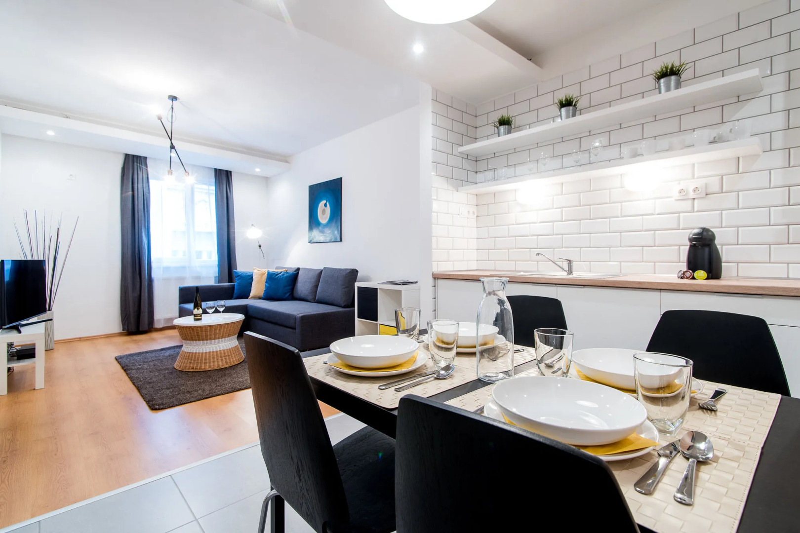 Photo - Vagabond Corvin