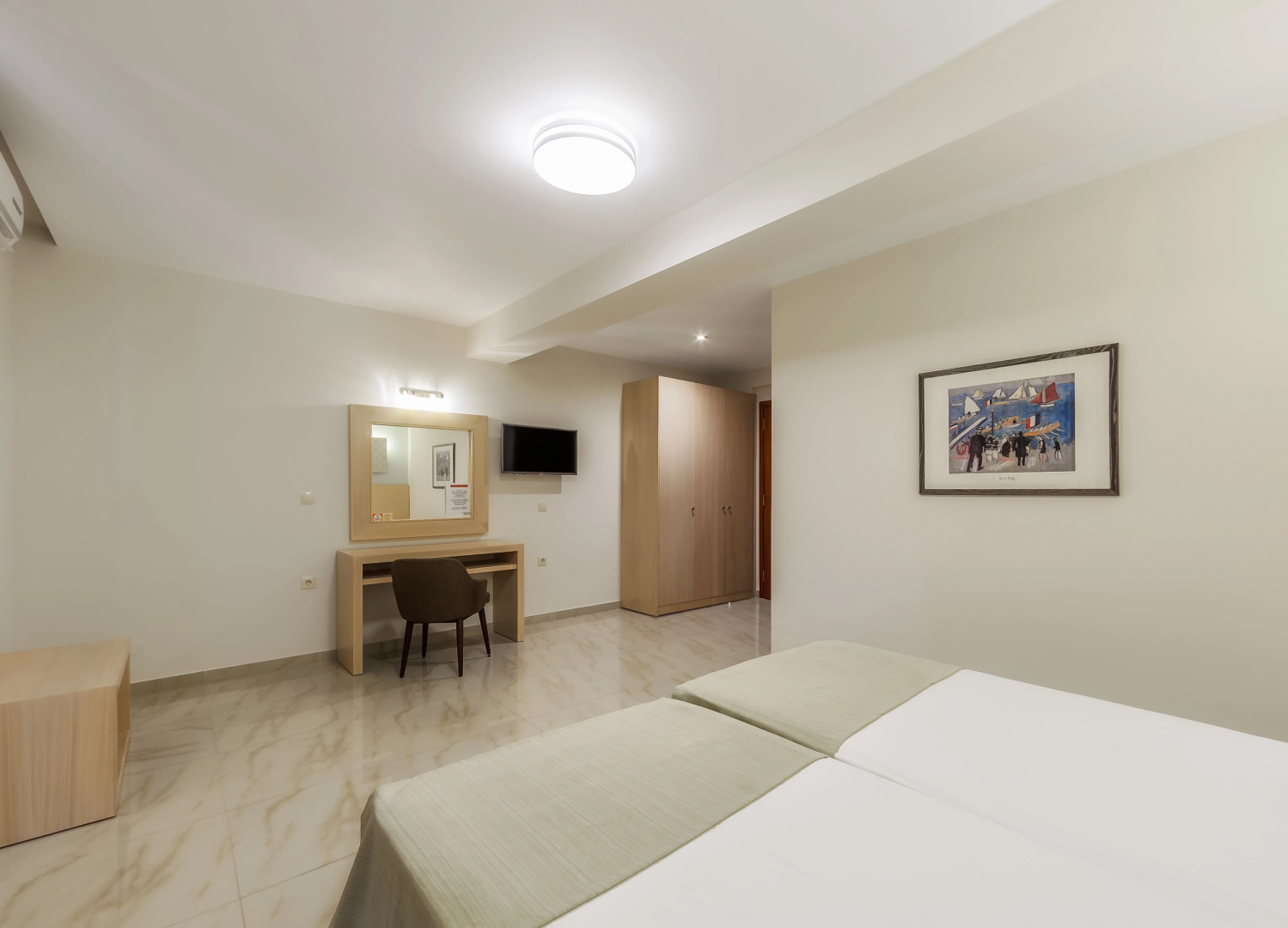 Photo - Karras Hotel