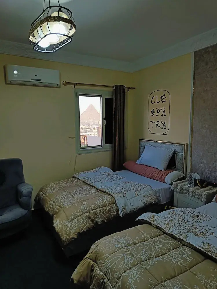 Foto - Sneferu Pyramids inn - Full Pyramids View