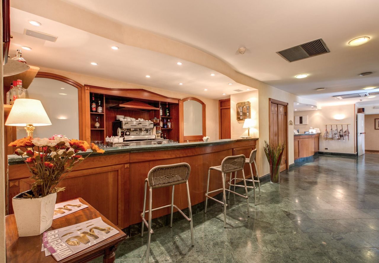 Photo - Romoli Hotel